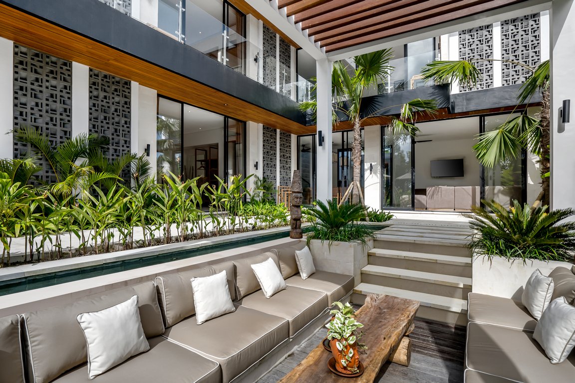 While Living Serene Feature Seating Exclusive