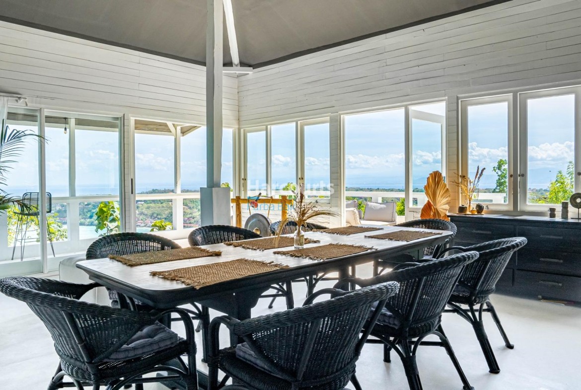 opportunity-purchase-beautiful-level4-holiday-rental