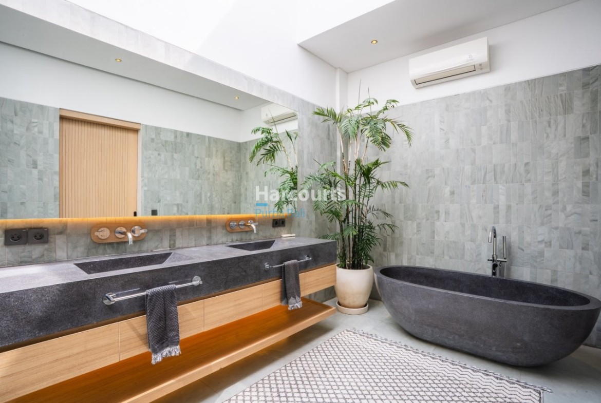 Set Tranquil Tiying Tutul Swimming Pool