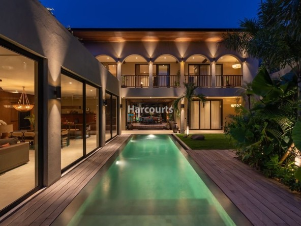 Set Within One Areas Tropical Modern