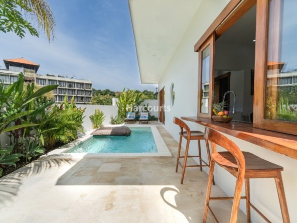 This Beautiful One Bedroom Tropical Luxury Living
