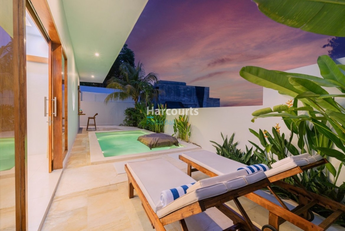 This Beautiful One Bedroom Tropical Swimming Pool