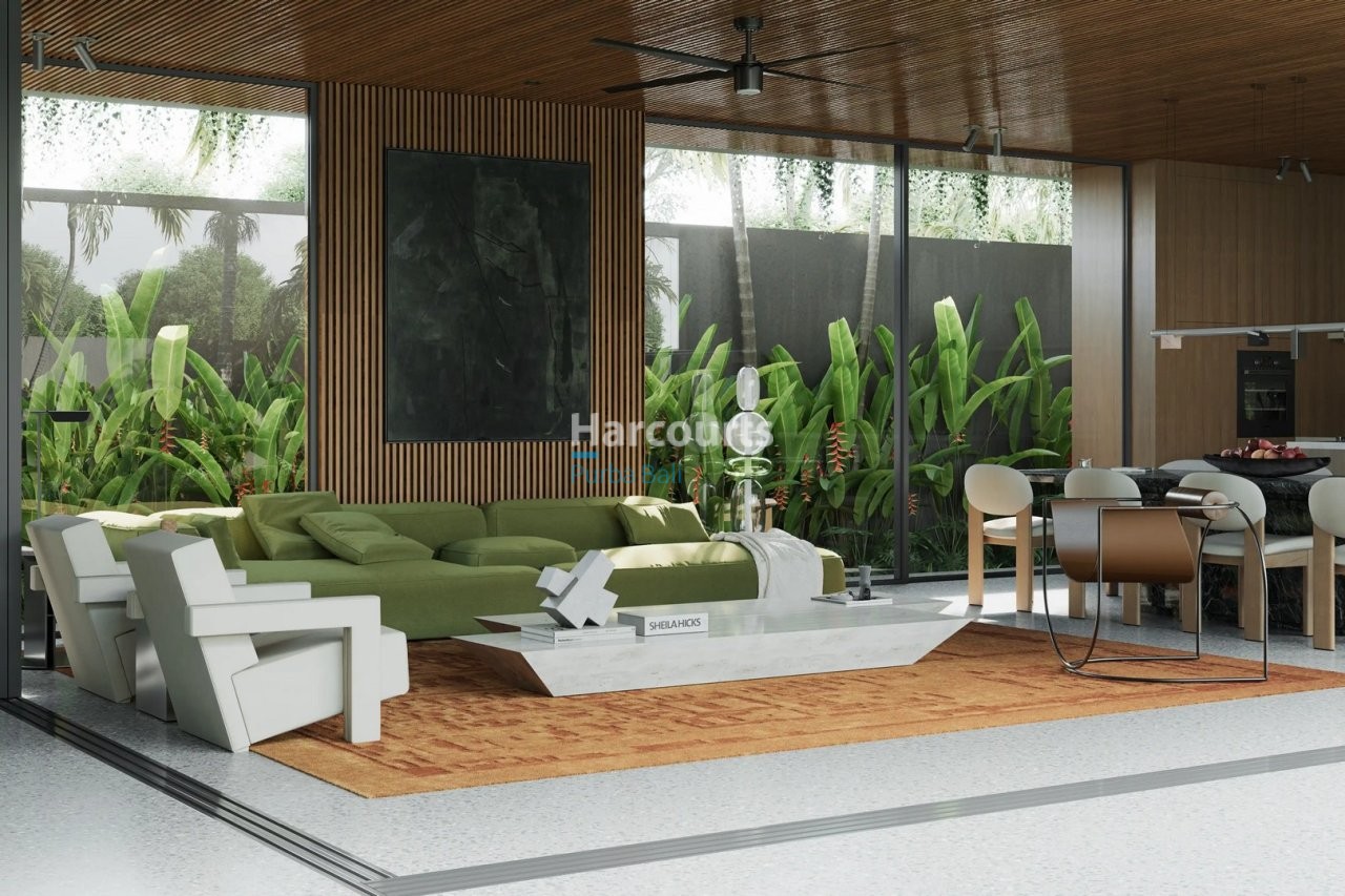 Discover Exceptional Freehold Opportunity Swimming Pool