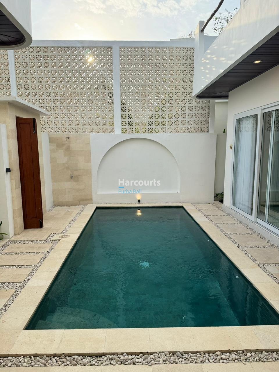 Located Peaceful Emerging Enclave Leasehold Opportunity