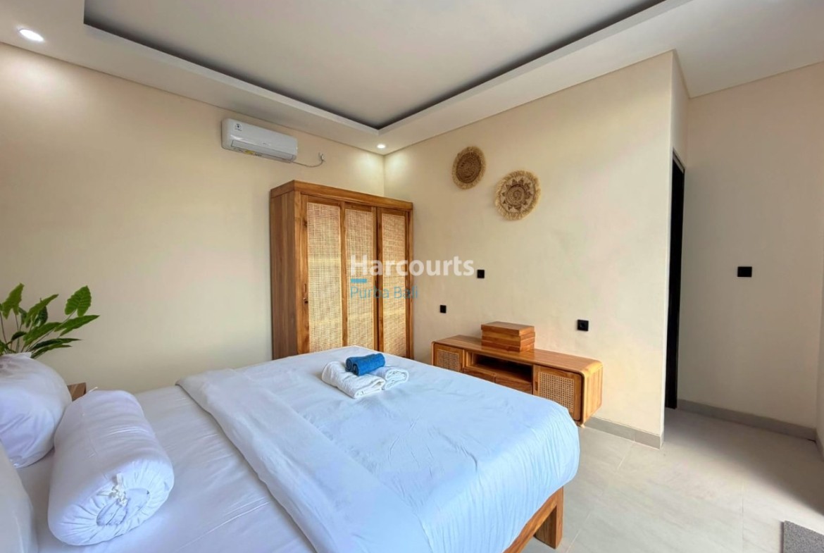 Located Sought After Coastal Town Luxury Living 1