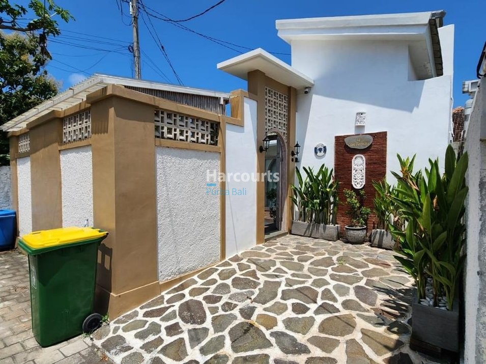 Newly Completed Freehold Villa Tropical Modern