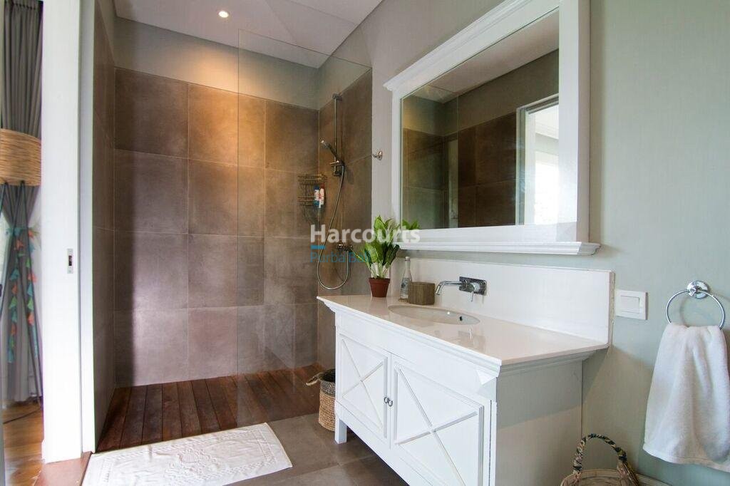 One Three Architecturally Designed Villas Freehold Opportunity