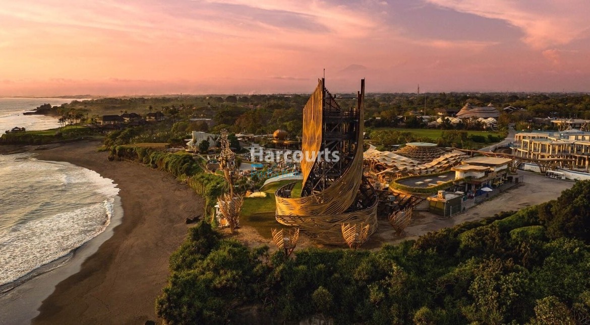 Set Nyanyi Tabanan This Tropical Modern