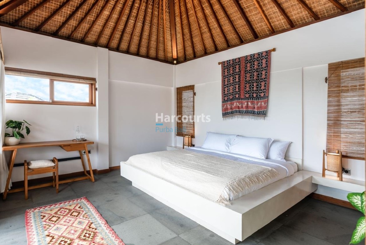 Boutique 3 Villa Leasehold Complex Freehold Ownership