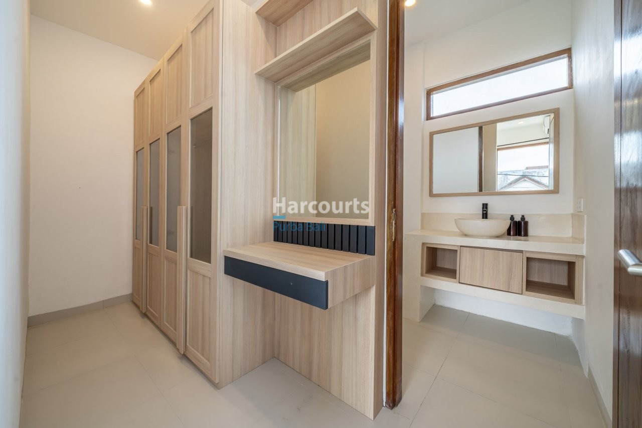 Contemporary 2br Leasehold Villa Freehold Ownership