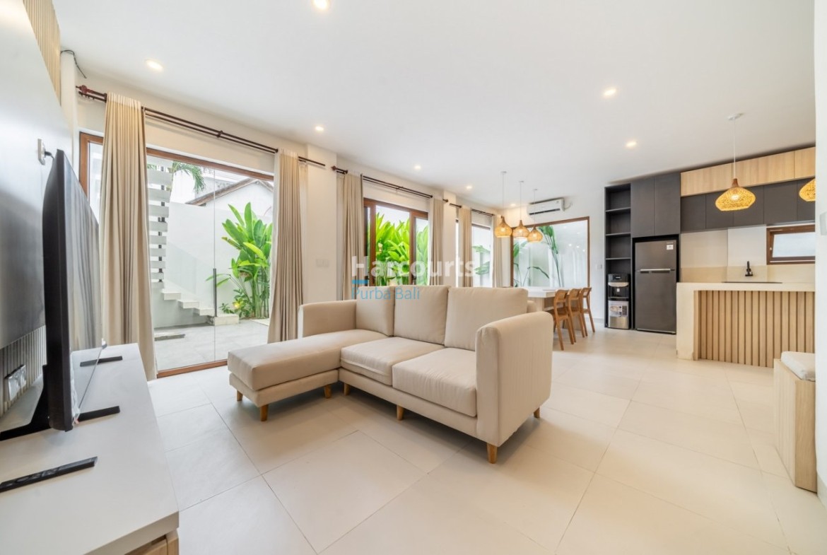 Contemporary 2br Leasehold Villa Swimming Pool