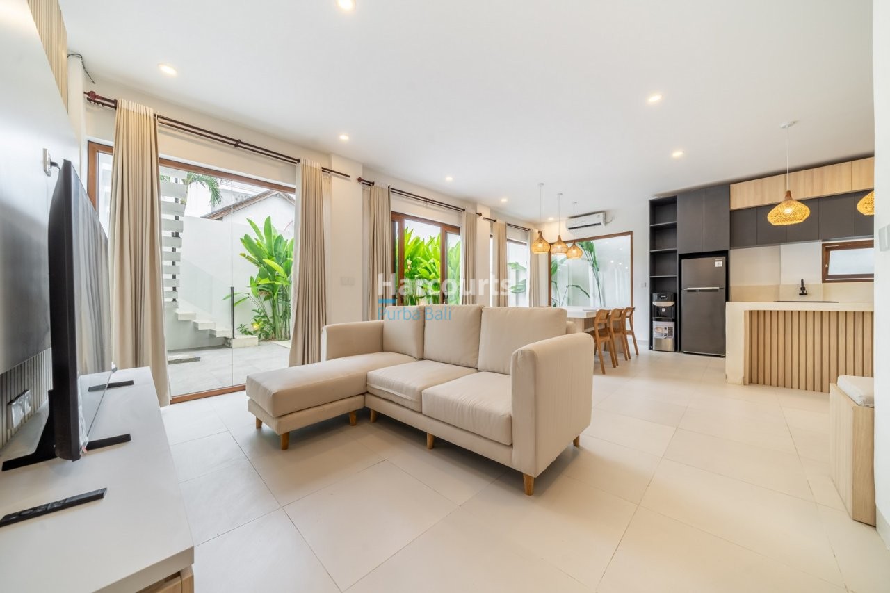 Contemporary 2br Leasehold Villa Swimming Pool