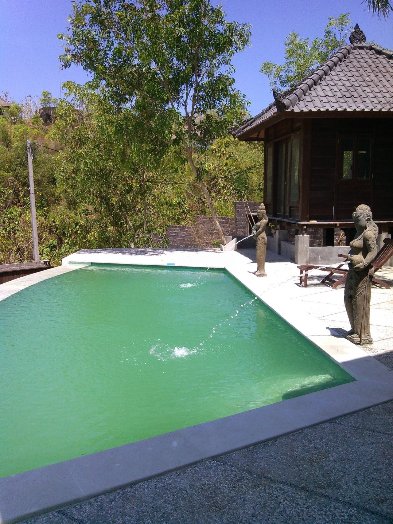 Nestled Quiet Private Road Luxury Living