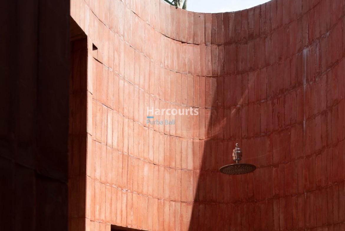 Remodeled American Architect Design Freehold Ownership 1