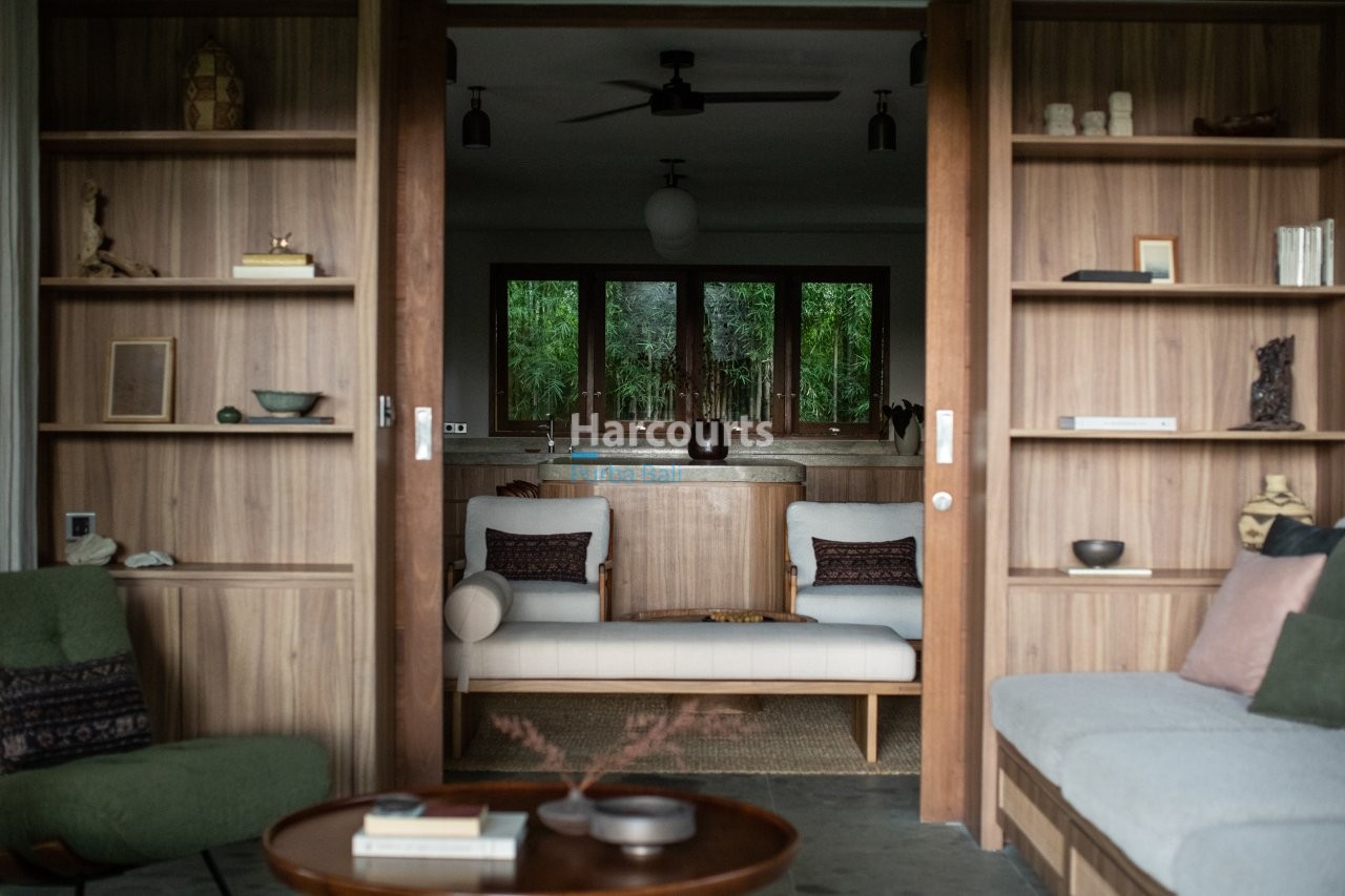 Remodeled American Architect Design Freehold Ownership