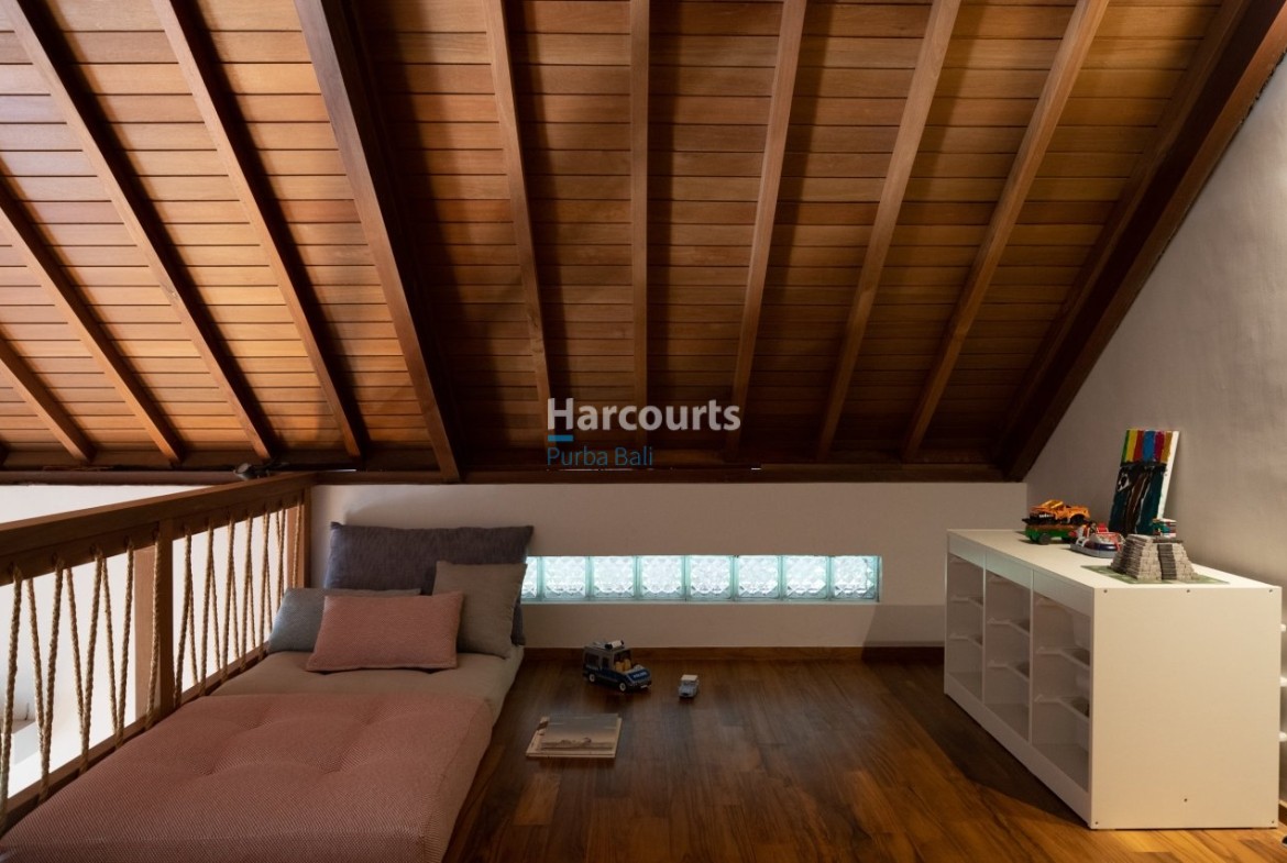 Remodeled American Architect Design Holiday Rental