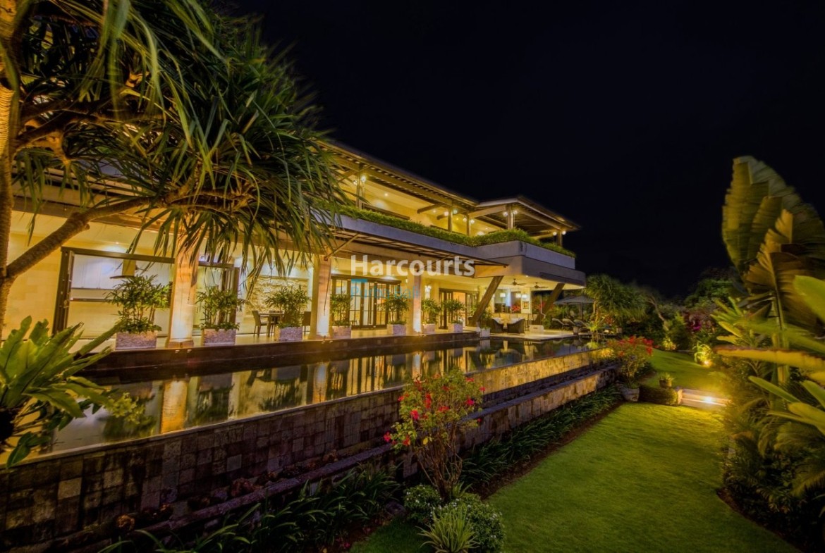 Set Desirable Canggu This Luxury Living