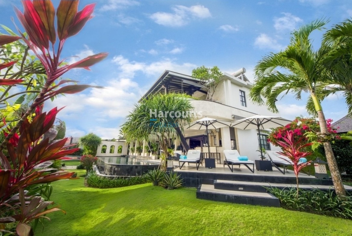 Set Desirable Canggu This Real Estate Bali