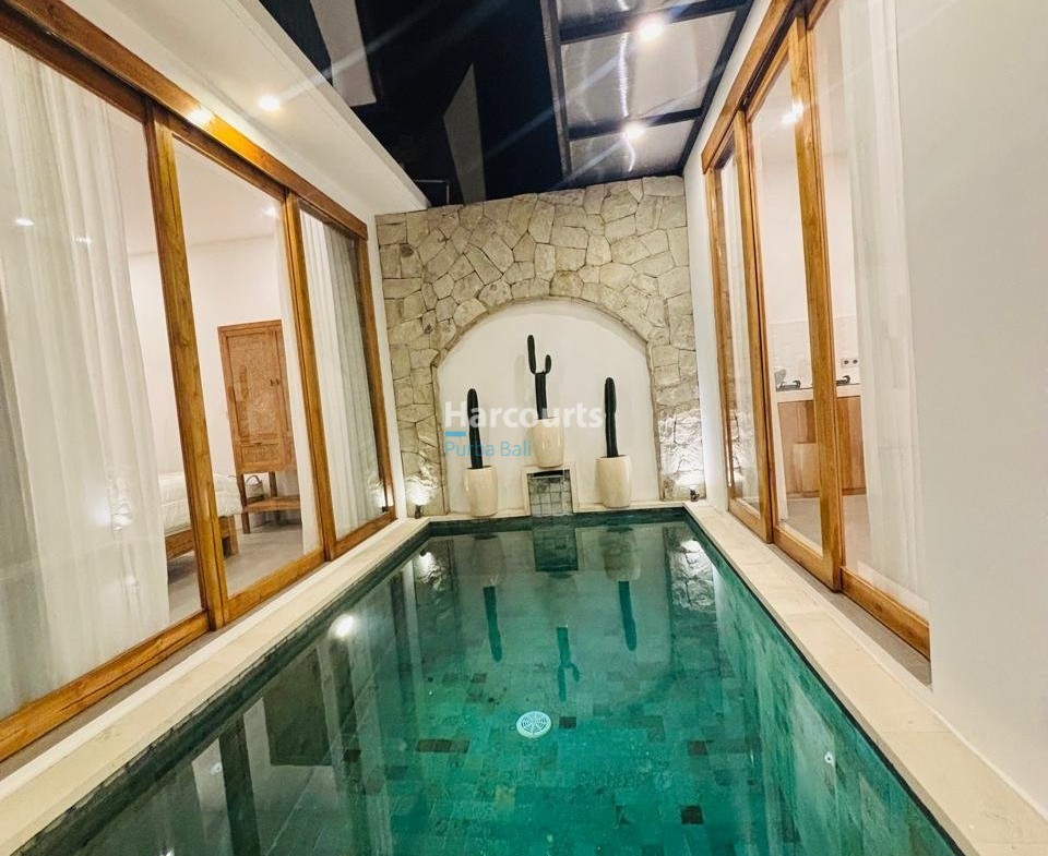 Set Desirable Kerobokan This For Sale