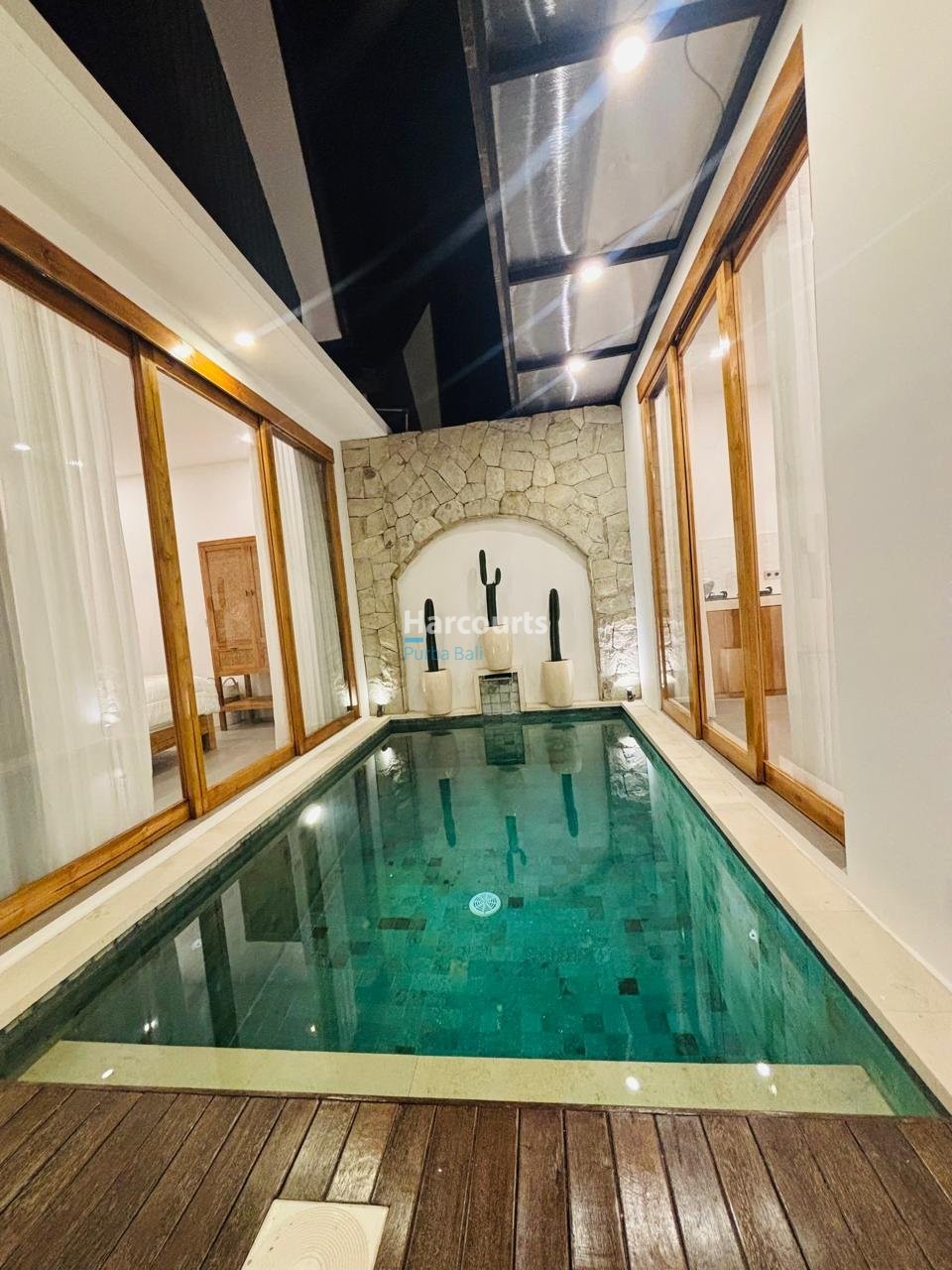 Set Desirable Kerobokan This For Sale