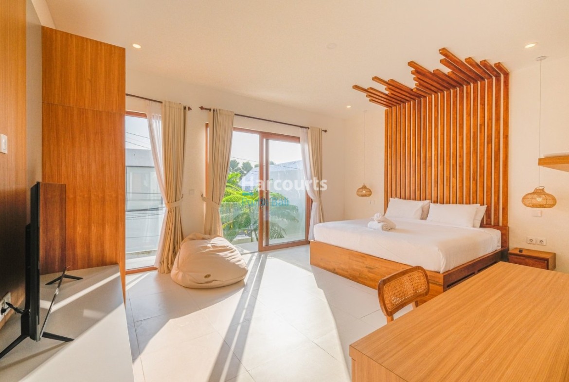 Set Desirable Kerobokan This For Sale