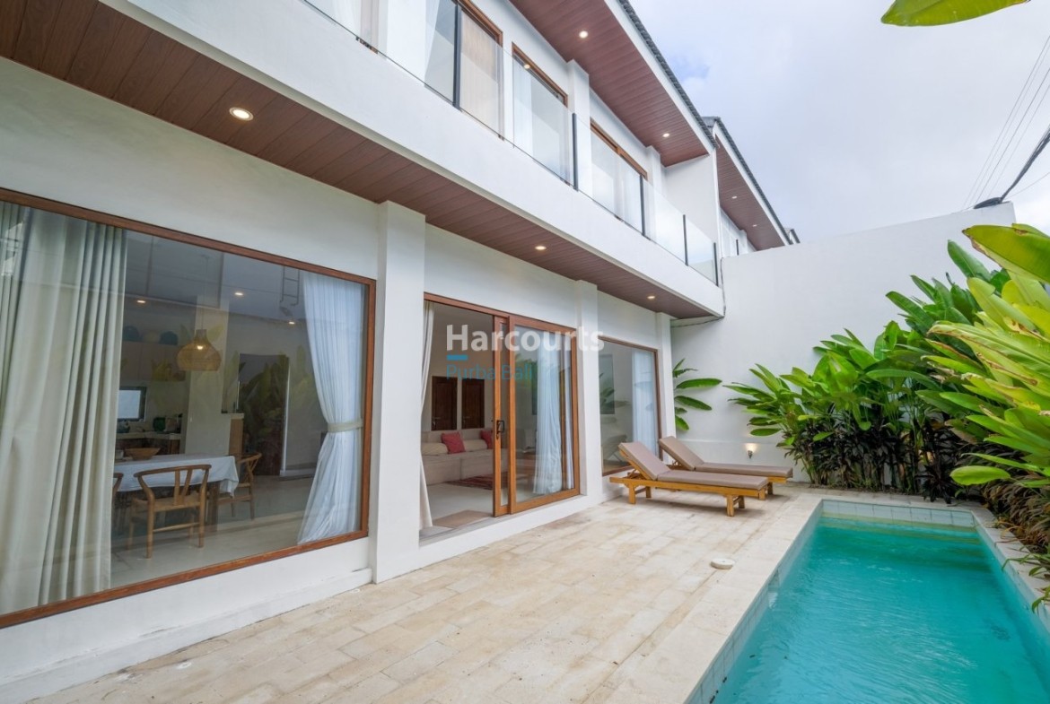 Set Desirable Kerobokan This Ocean Breeze