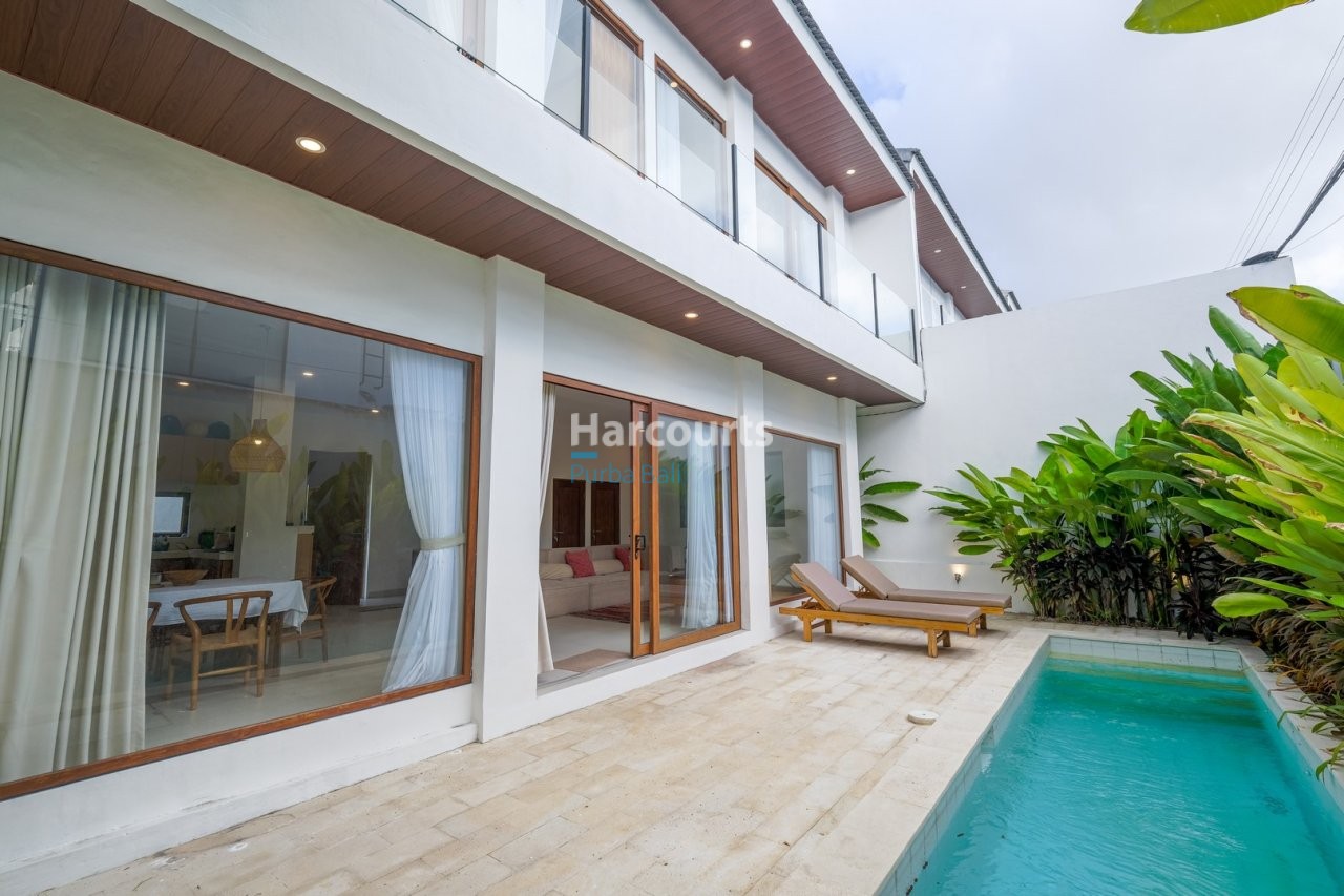 Set Desirable Kerobokan This Ocean Breeze
