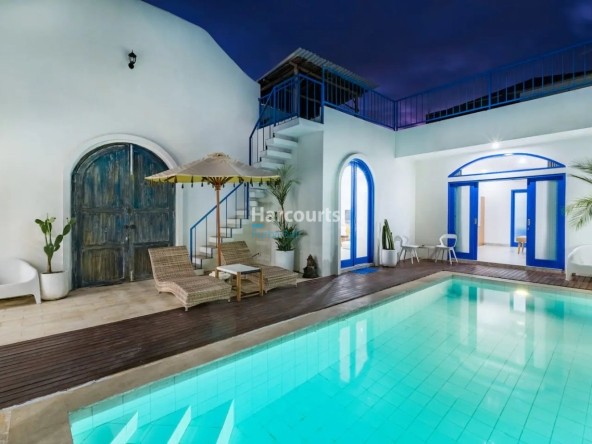 Situated Quiet Lane Heart Luxury Living 1