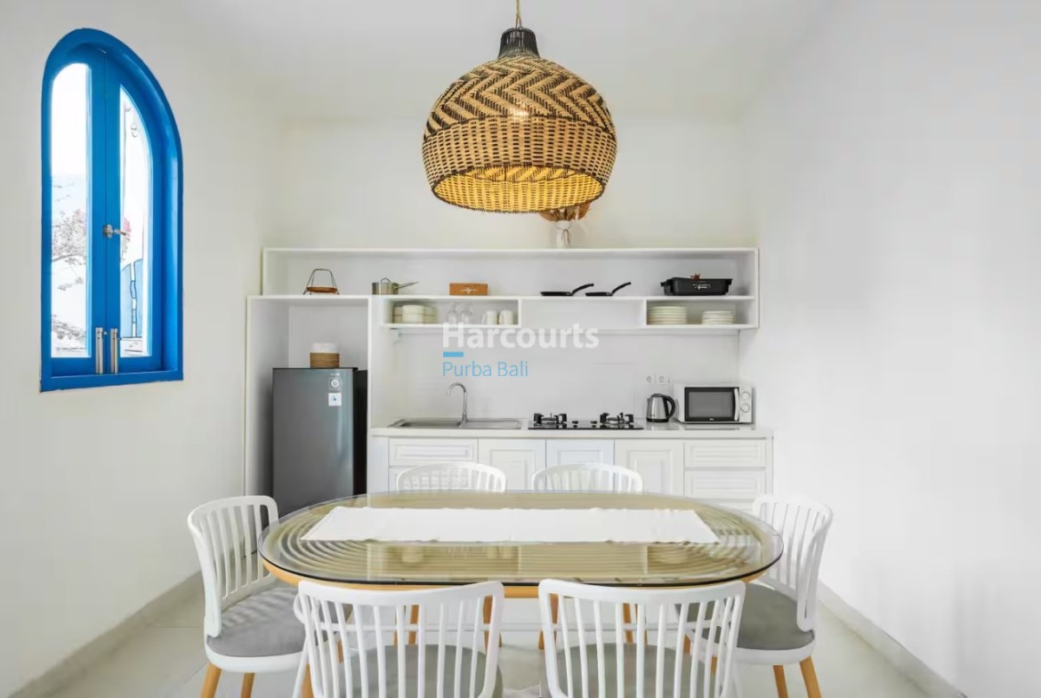 Situated Quiet Lane Heart Luxury Living