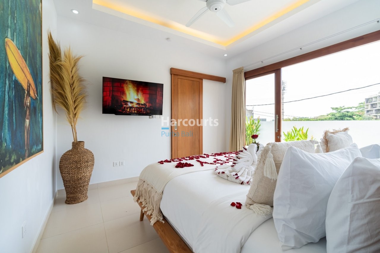 This Beautiful One Bedroom Tropical Tropical Modern