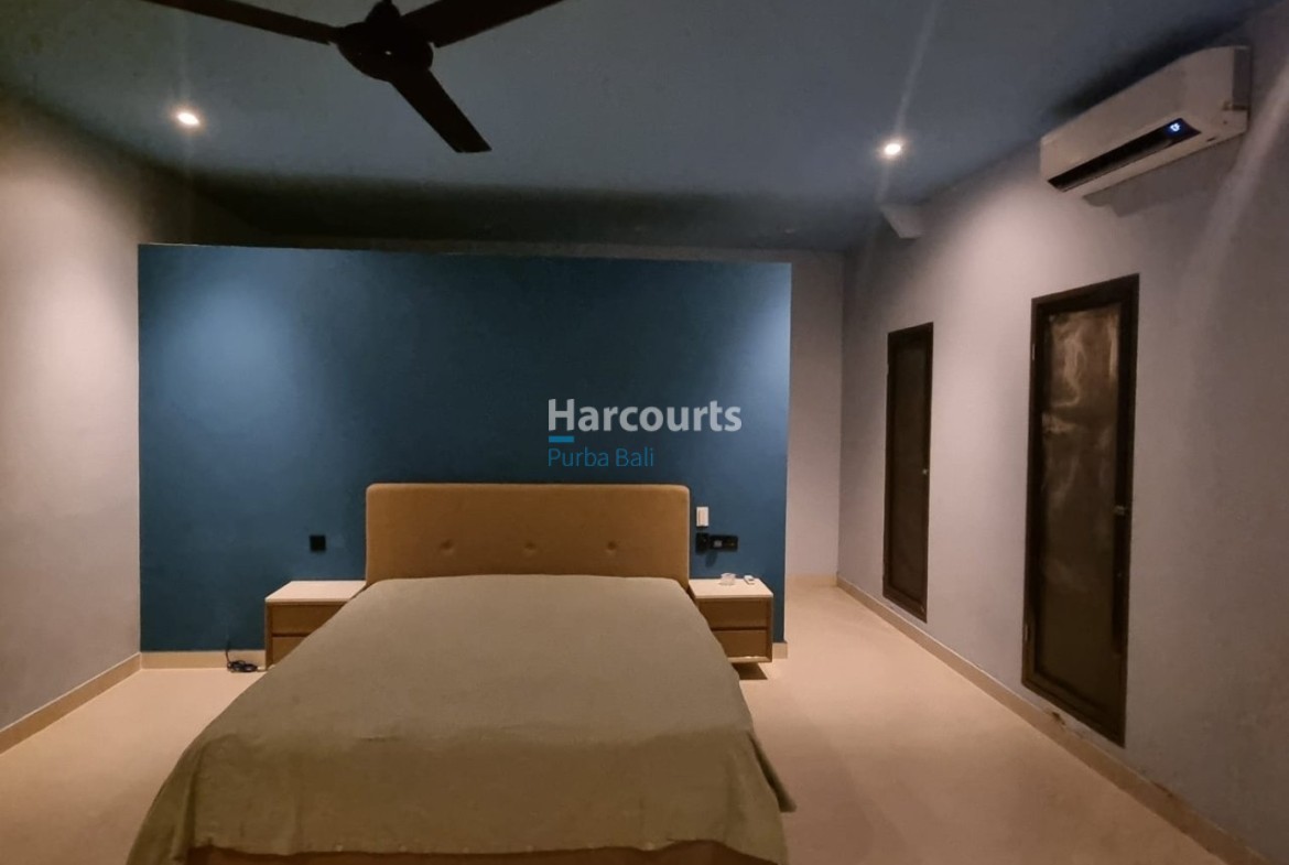 Editorial Set Coveted Oberoi Leasehold Opportunity