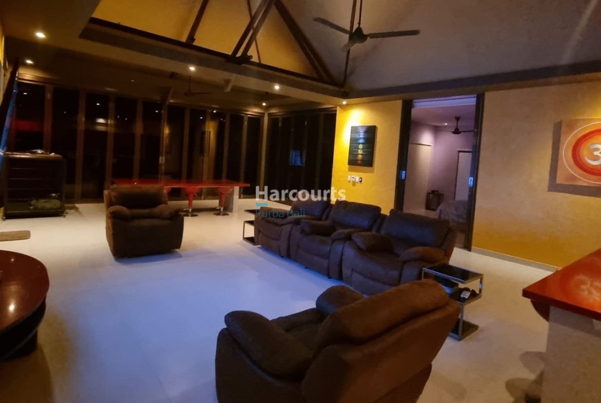 Editorial Set Coveted Oberoi Luxury Living