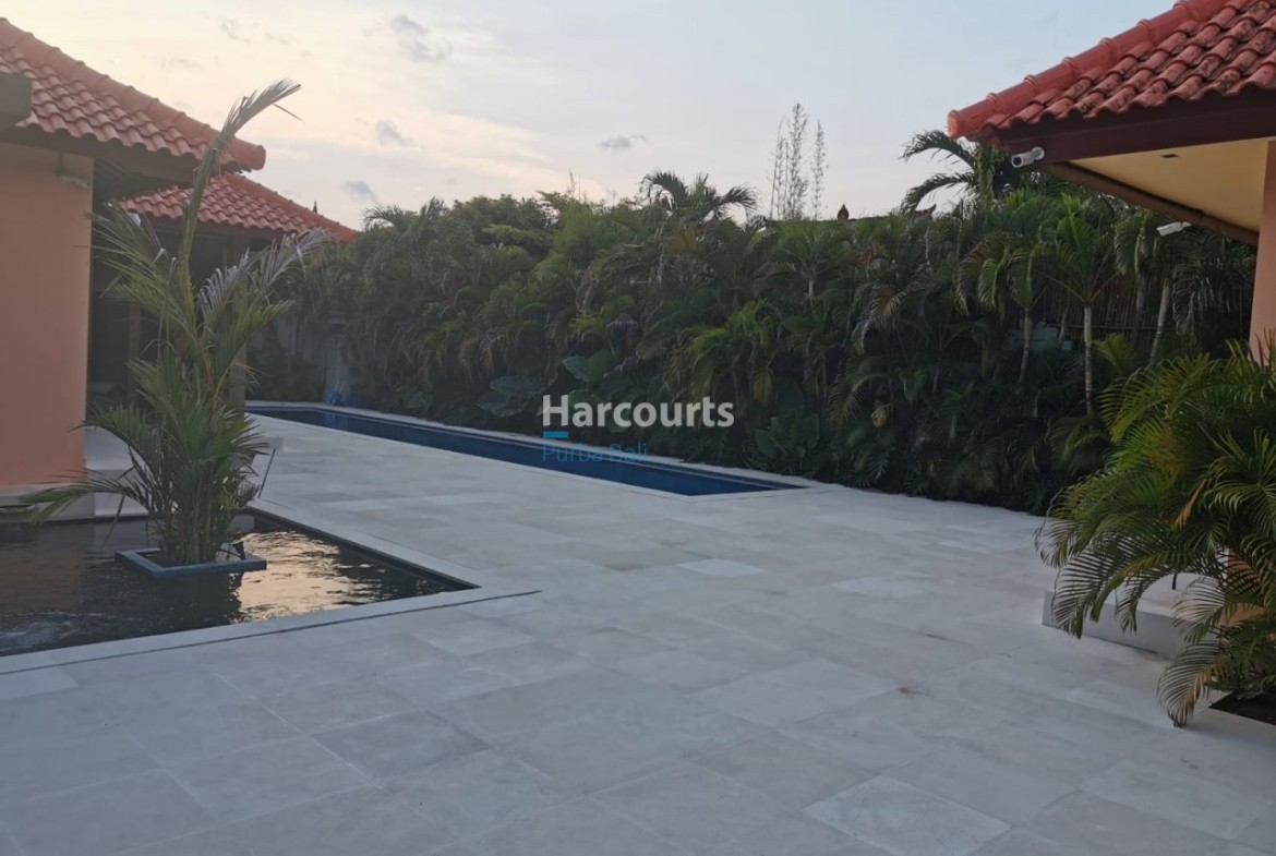 Editorial Set Coveted Oberoi Property Investment