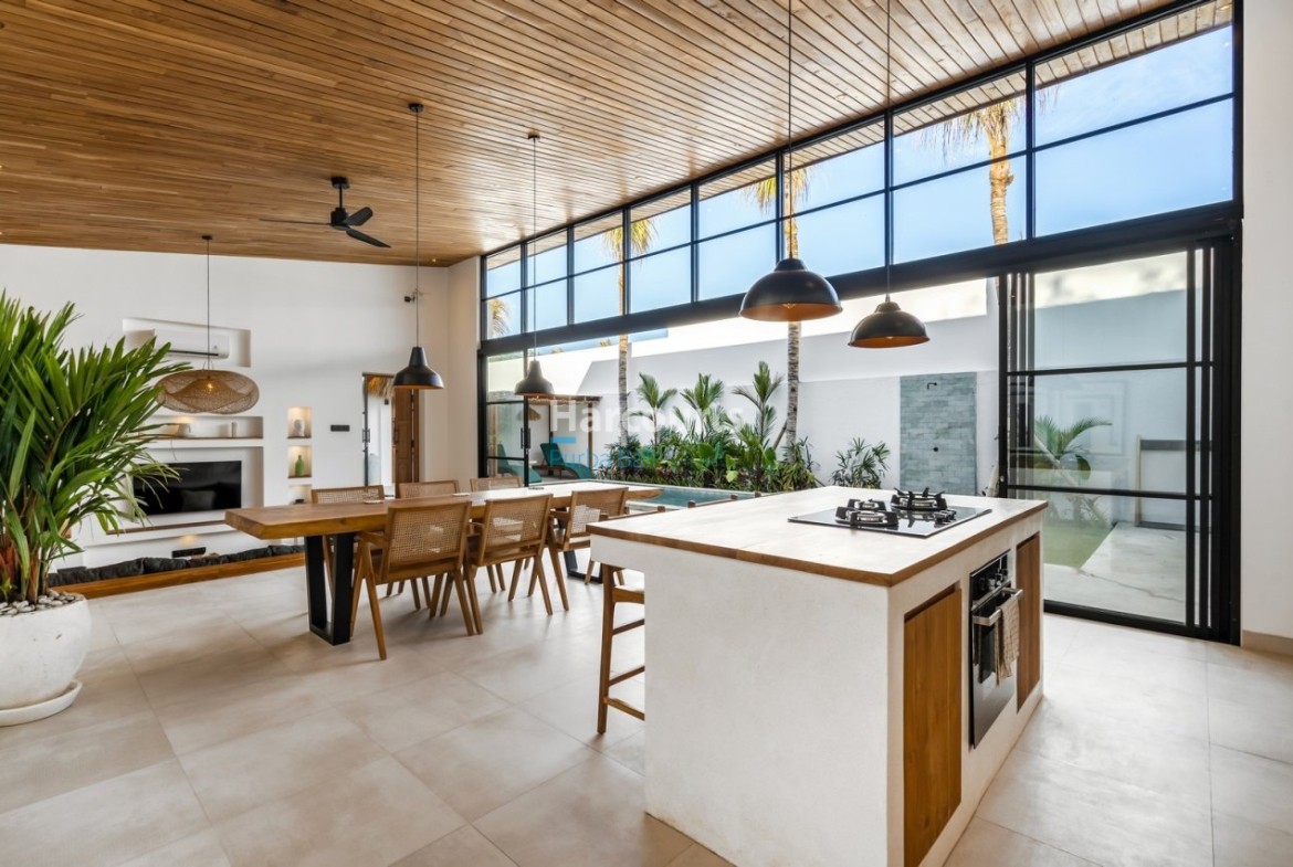 Fully Managed 3 Bedroom Villa Swimming Pool