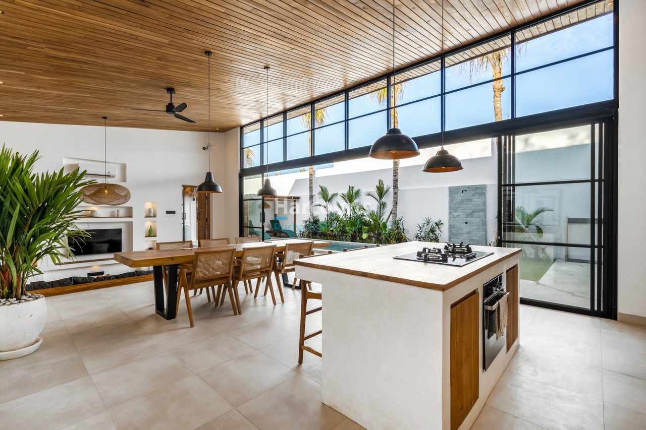 Fully Managed 3 Bedroom Villa Swimming Pool