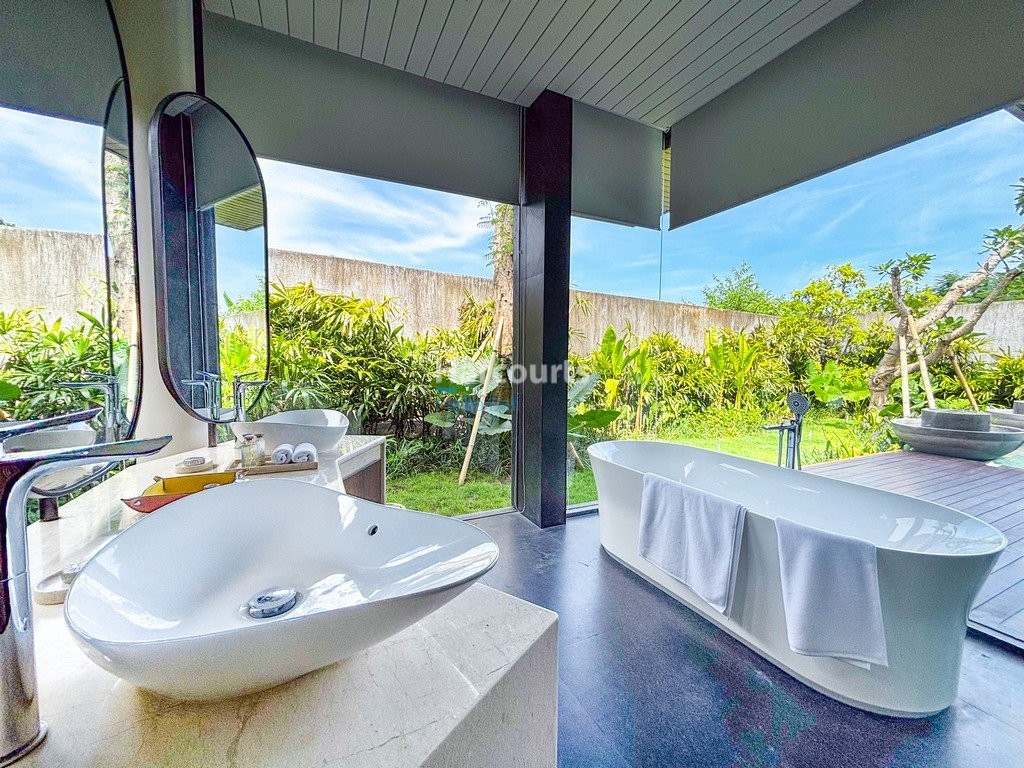 Located Peaceful Coastal Enclave Freehold Ownership