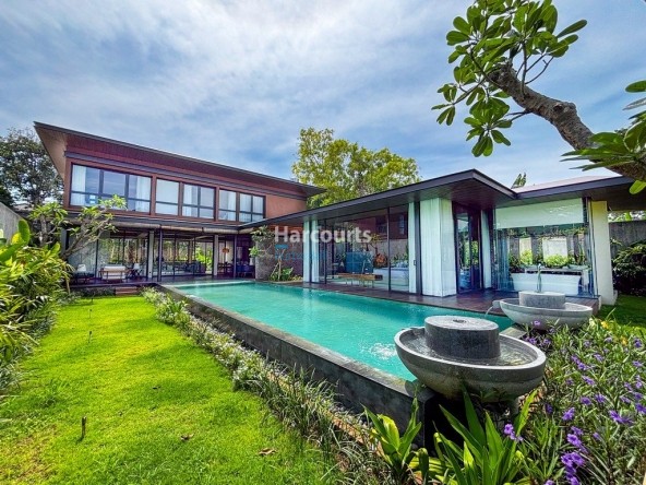 Located Peaceful Coastal Enclave Swimming Pool