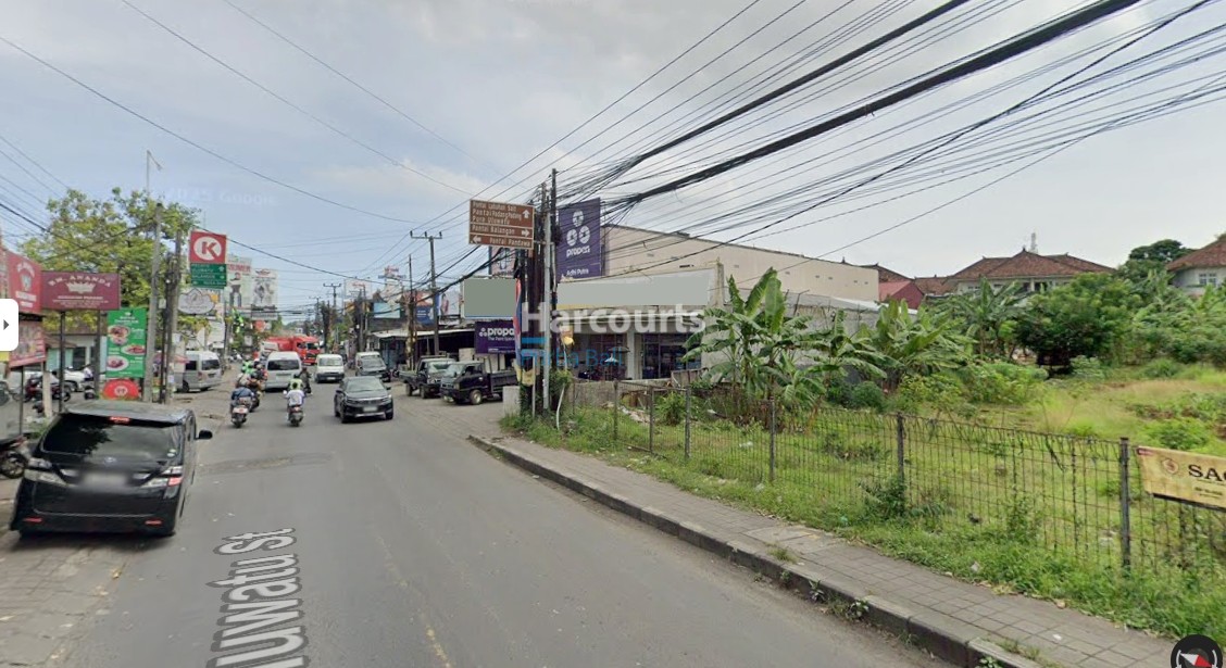 Positioned Along Busy Main For Sale2