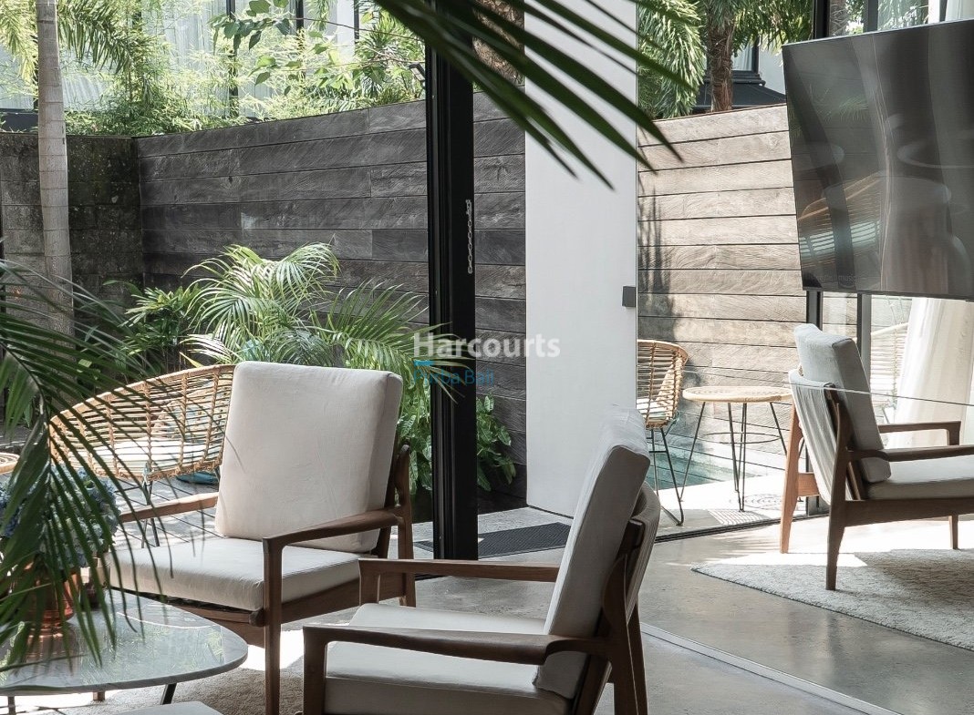 Positioned One Most Desirable Freehold Ownership