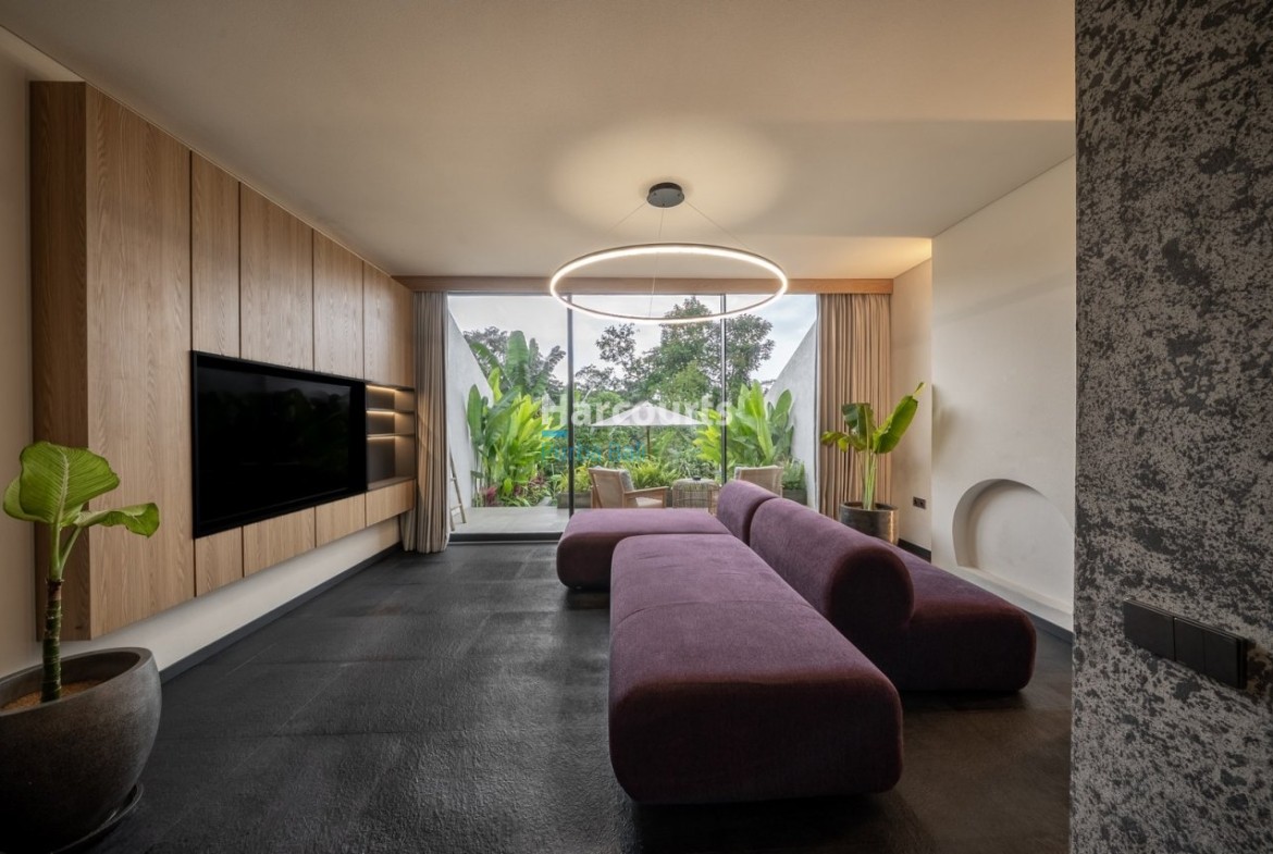 Set Within Lush Jungle For Sale