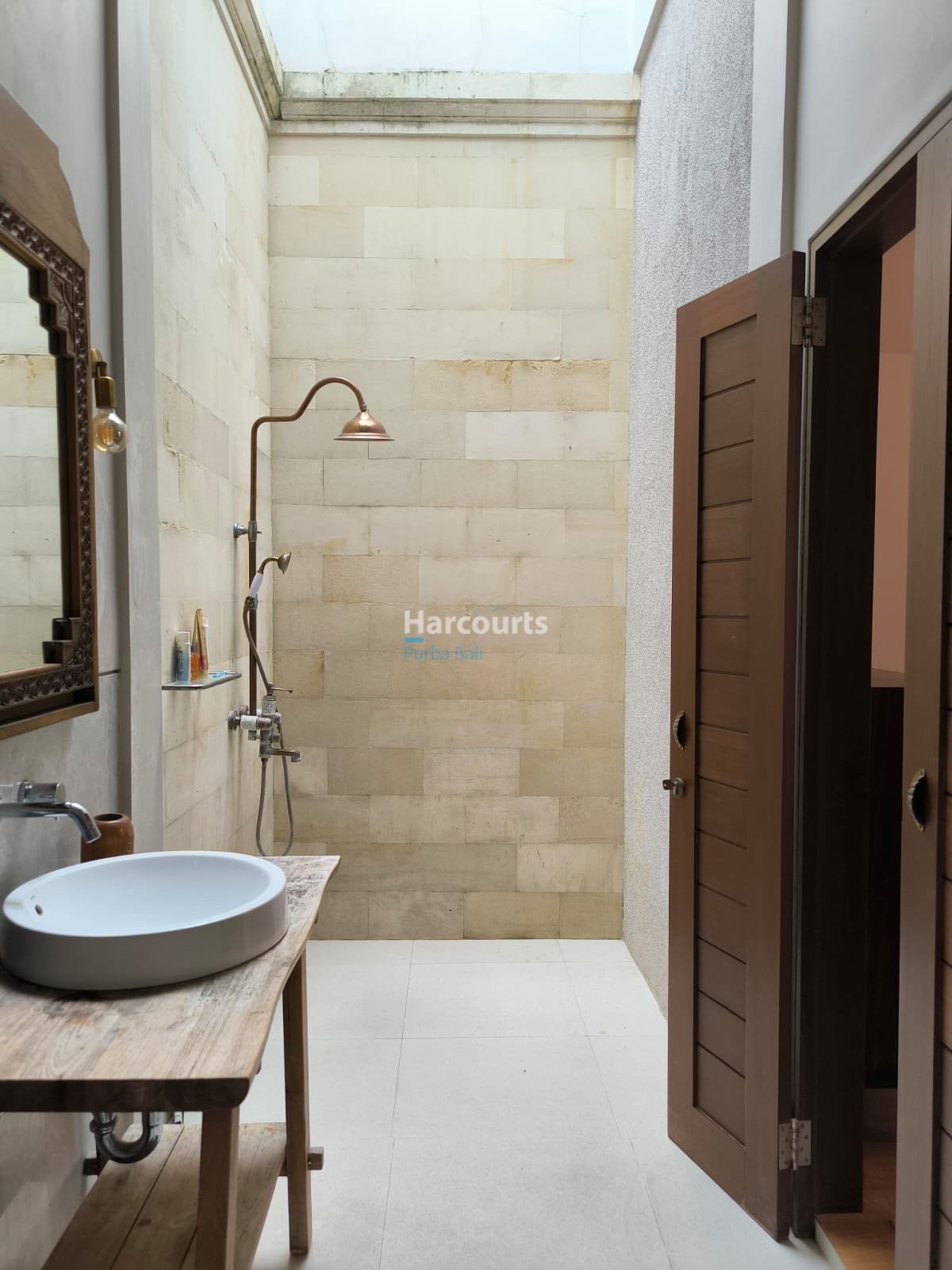 Spacious 4 Bedroom Family Villa Holiday Rental