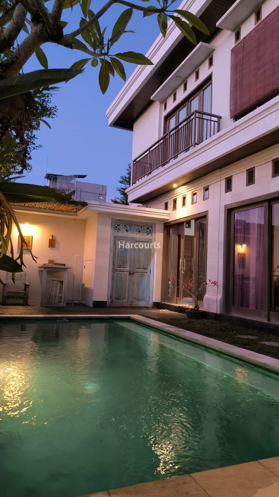 Spacious 4 Bedroom Family Villa Leasehold Opportunity