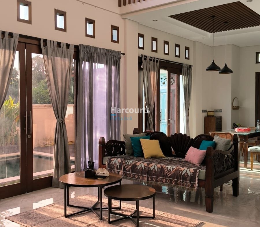 Spacious 4 Bedroom Family Villa Real Estate Bali
