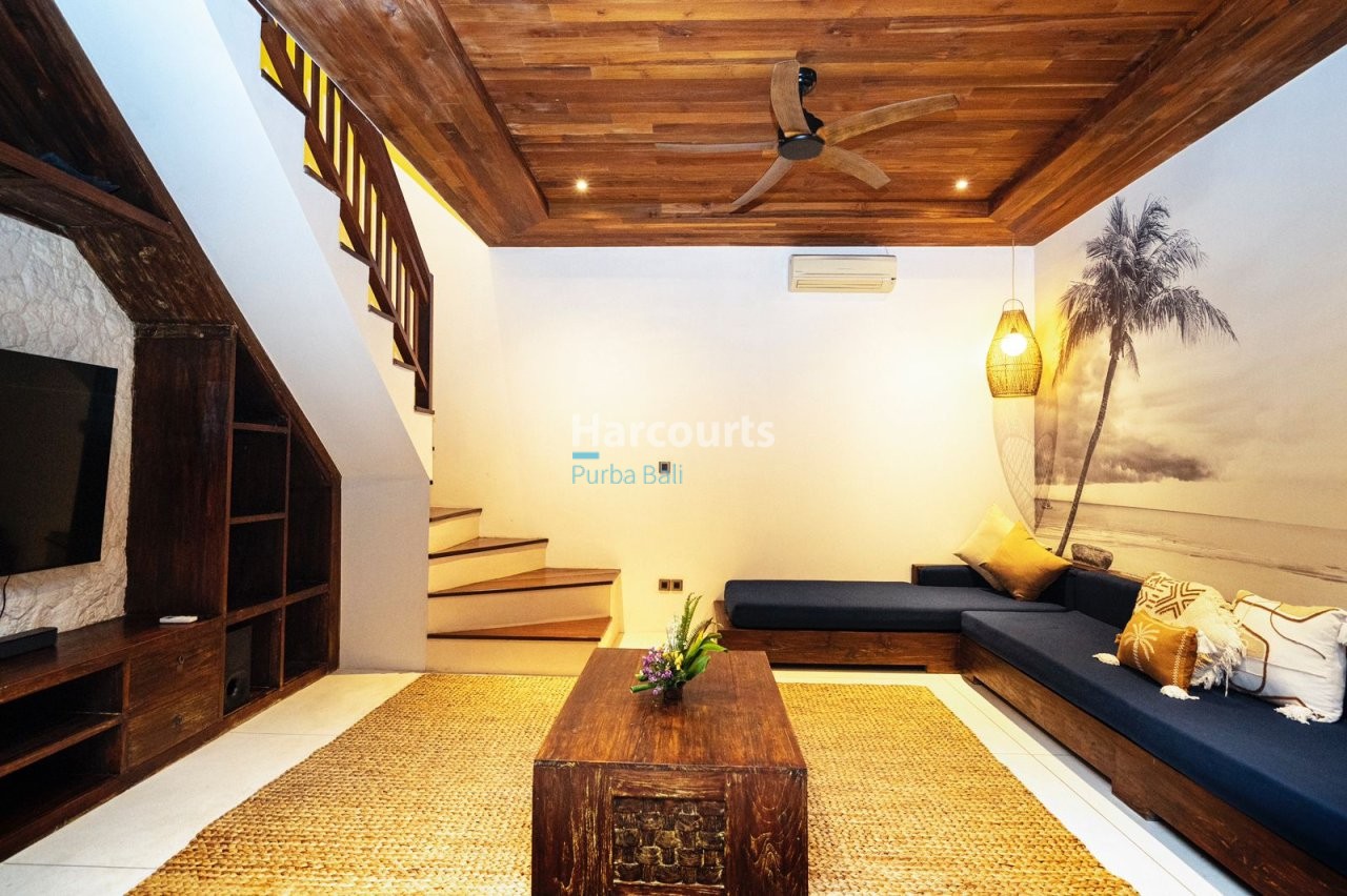 Conveniently Located Quiet Pocket Luxury Living