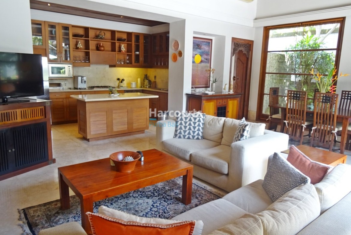 Discover Refined Tropical Residence Freehold Ownership