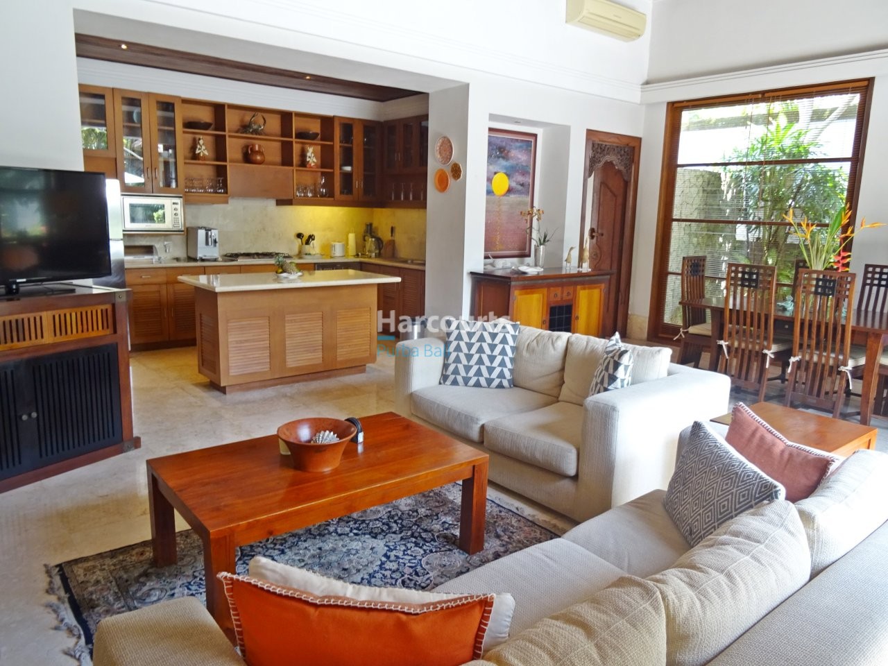 Discover Refined Tropical Residence Freehold Ownership