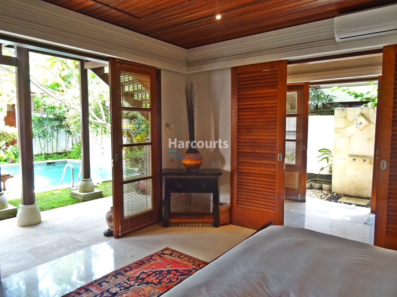 Discover Refined Tropical Residence Tropical Modern
