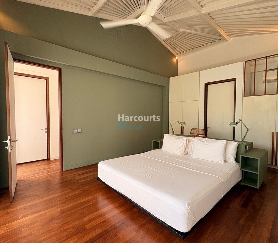Freehold Bedroom Luxury Living