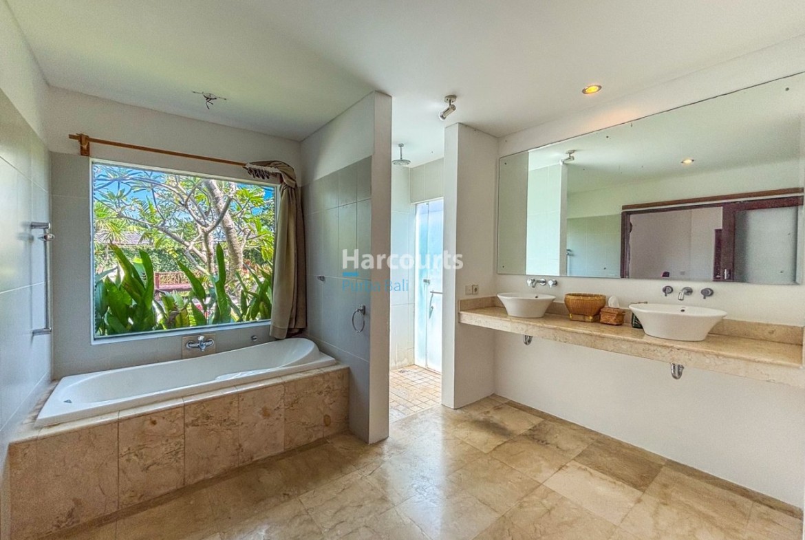 Located Heart Berawa This Holiday Rental