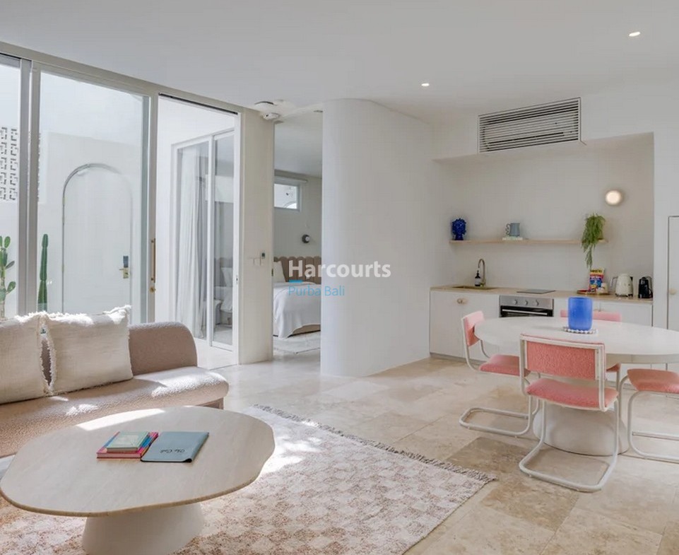 Located Highly Sought After Nelayan For Sale Kitchen